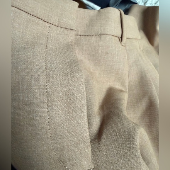 Aritzia The Effortless Pant™ - (Re)ssential - Picture 7 of 11